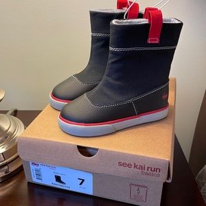 New w tags box See Kai Run Basics size 7 toddler boots. Black red